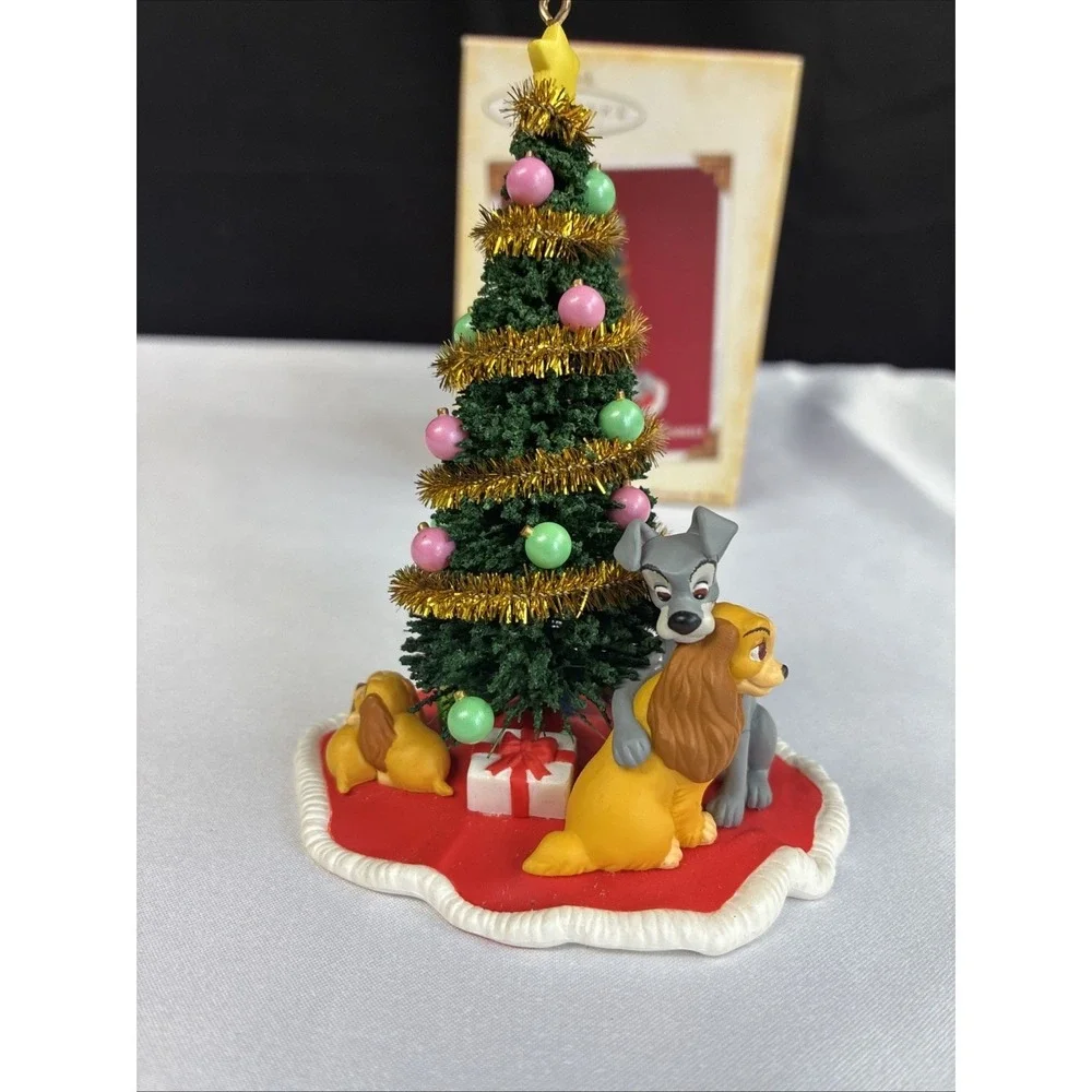 Hallmark 2005 Disney Lady & Tramp Christmas With The Family Keepsake QXD4235